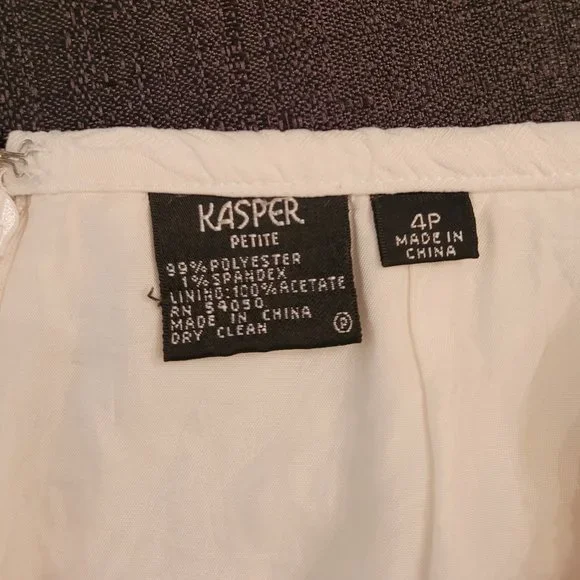 Kasper Ivory White Embossed Pencil Skirt Size 4P - Picture 7 of 7
